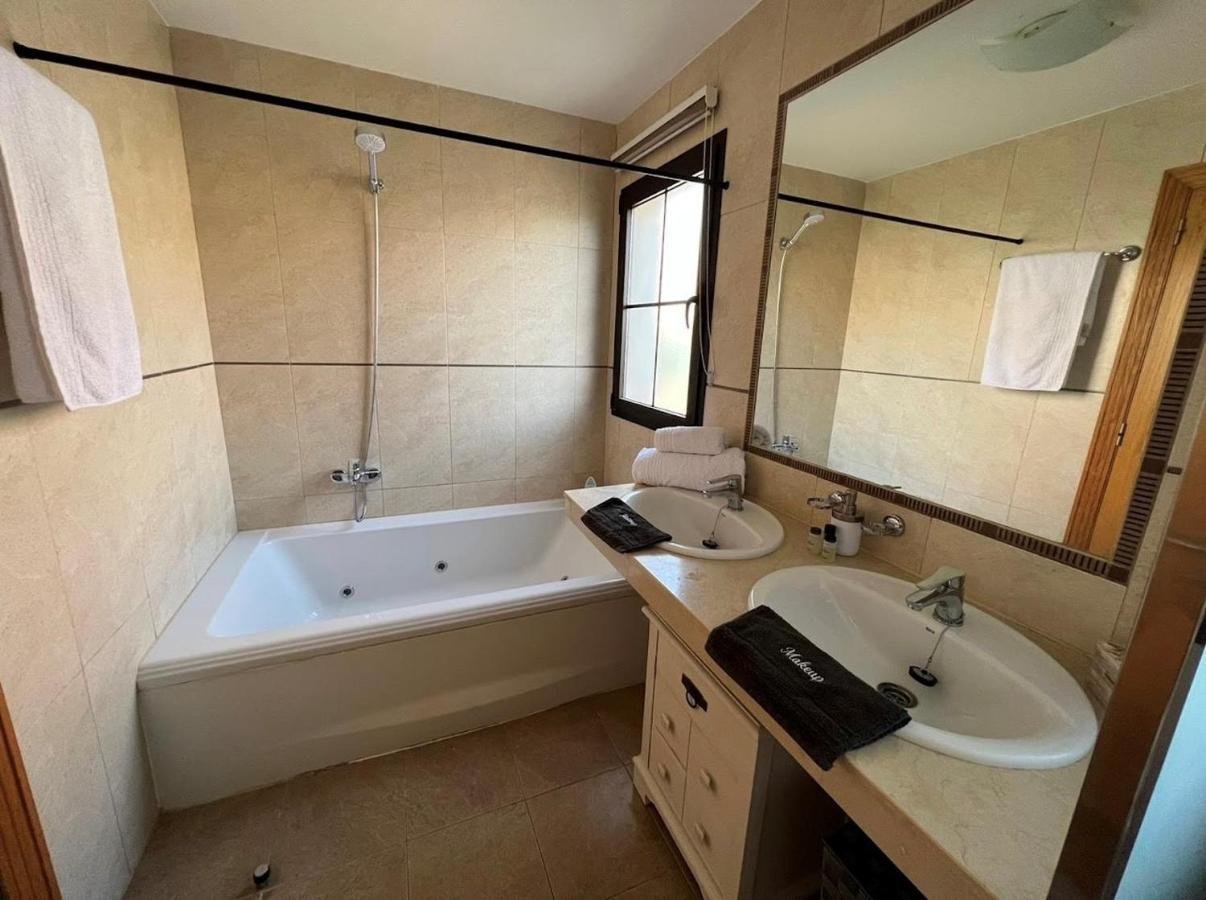 Villa Eva - New To The Market, Fully Refurbished Licensed Villa - Private Pool Caleta De Fuste Exterior foto